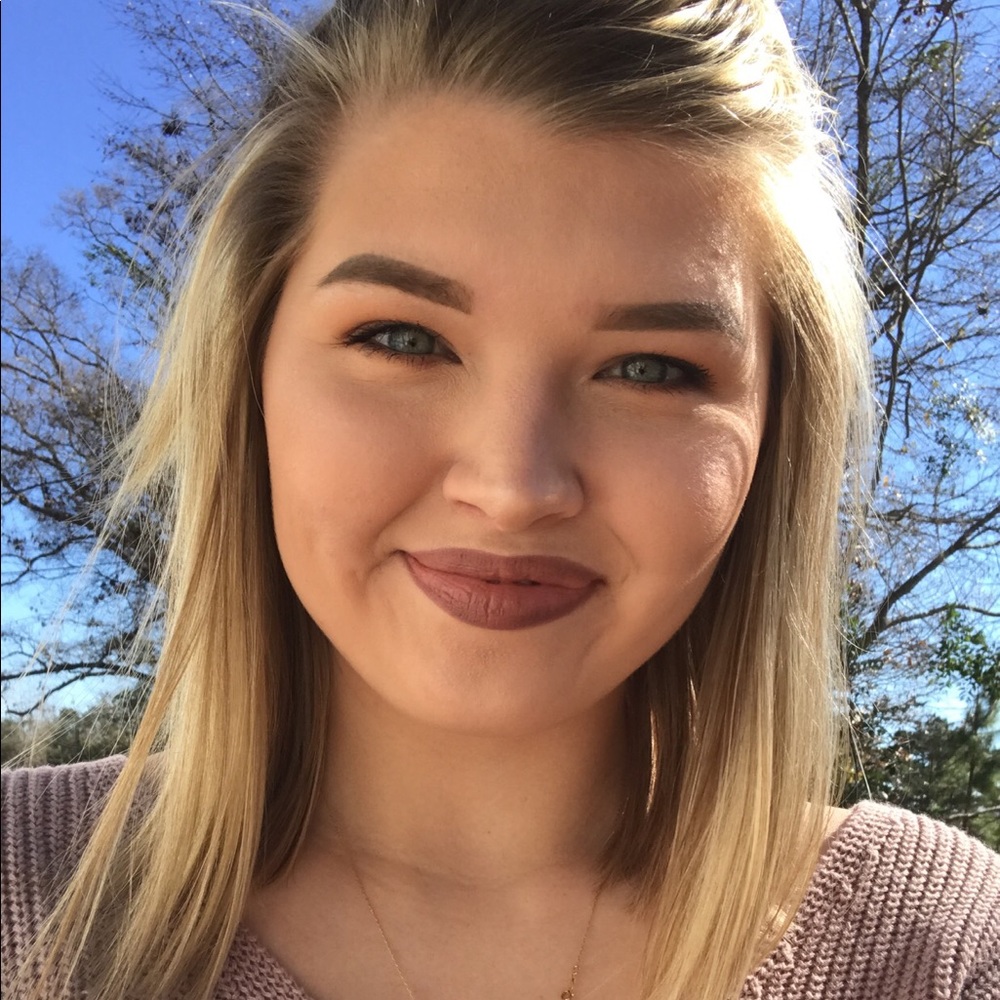 Meet your Posher, Cierra